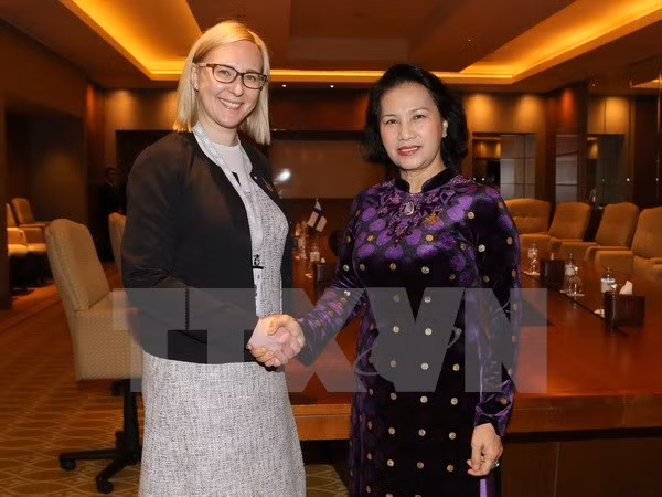 La présidente de l’AN vietnamienne rencontre ses homologues finlandaise et émiratie ảnh 1