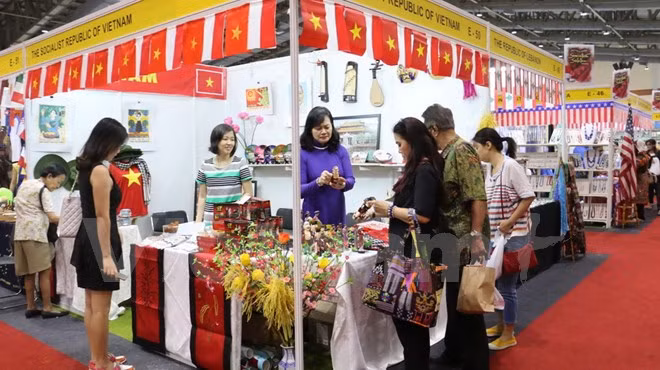 Le Vietnam à la Foire caritative internationale 2016 en Indonésie ảnh 1