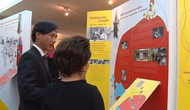 Exposition de timbres « Le Vietnam, le pays au charme infini » à Bangkok ảnh 1
