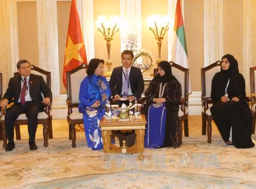 La présidente de l’AN vietnamienne rencontre ses homologues finlandaise et émiratie ảnh 2
