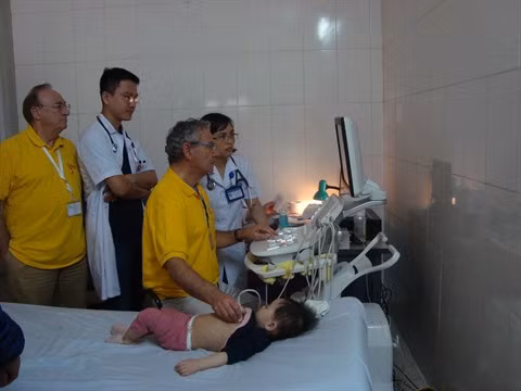 France - Vietnam : Amphore de nouveau en mission médicale à Hanoï ảnh 1