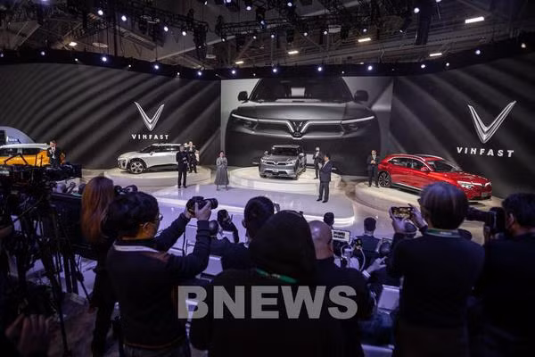 VinFast annonce sa stratégie de passer à la production de véhicules tout électriques ảnh 1