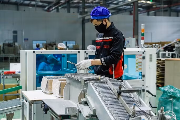 Lancement du rapport annuel sur les investissements étrangers au Vietnam en 2022 ảnh 1