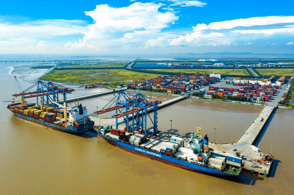 Le Vietnam affiche un excédent commercial au premier trimestre ảnh 1