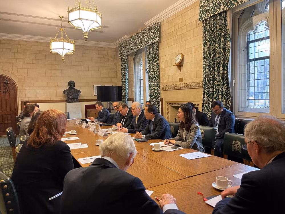 Les députés britanniques soutiennent la promotion du partenariat stratégique avec le Vietnam ảnh 1
