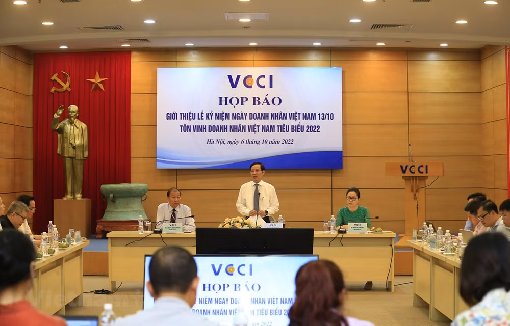 Homme d’affaires vietnamien inspirants 2022 : soixante entrepreneurs exemplaires à l’honneur ảnh 1