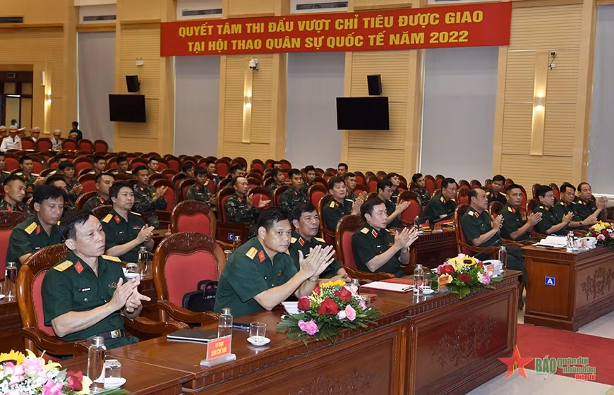 Cérémonie de départ de deux équipes vietnamiennes aux Army Games 2022 ảnh 2
