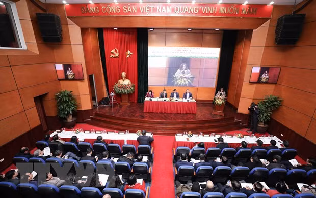 Le vice-PM Vu Duc Dam apprécie les réalisations culturelles, sportives et touristiques ảnh 1