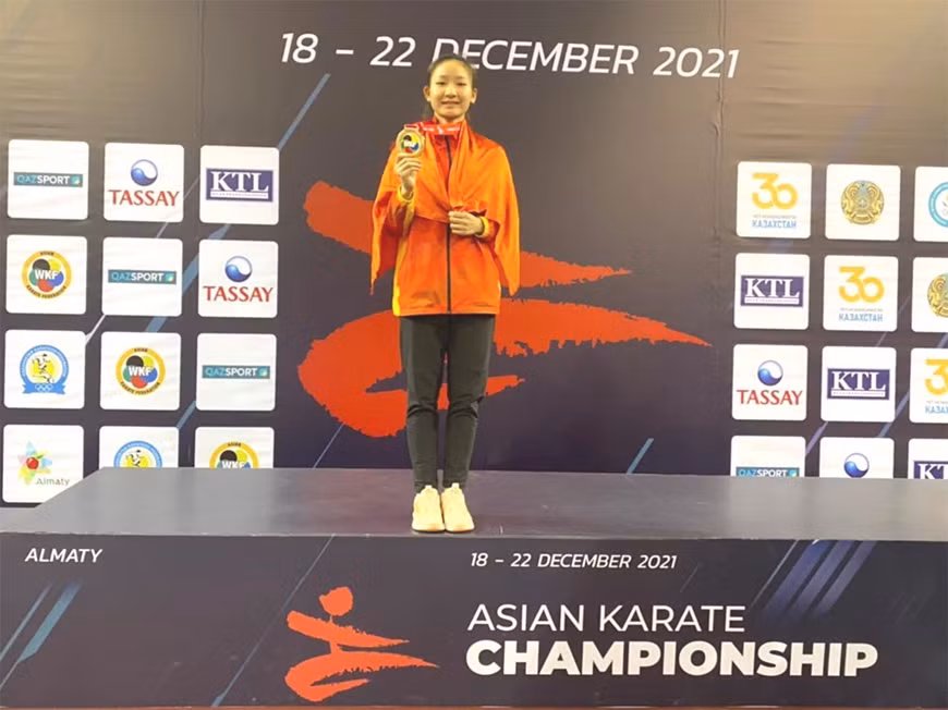 Championnats d’Asie de karaté: une Vietnamienne remporte une médaille d’or ảnh 1