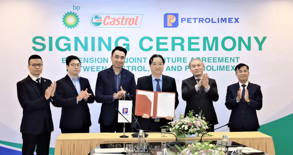 Castrol et BP prolongent leur contrat de joint-venture avec Petrolimex ảnh 1