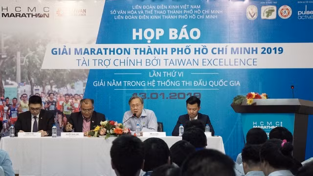 Plus de 8.000 coureurs au marathon de Ho Chi Minh-Ville 2019 ảnh 1 Plus de 8.000 coureurs au marathon de Ho Chi Minh-Ville 2019 ảnh 1