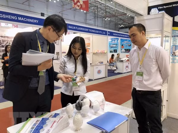 Plastique : plus de 520 entreprises participent à l’exposition VietnamPlas 2018 ảnh 1