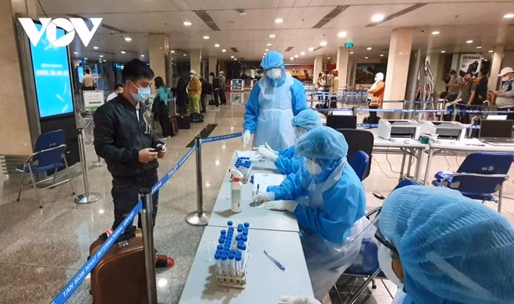 L’aéroport de Tân Son Nhât reçoit le certificat international de prévention et de contrôle sanitaire ảnh 1