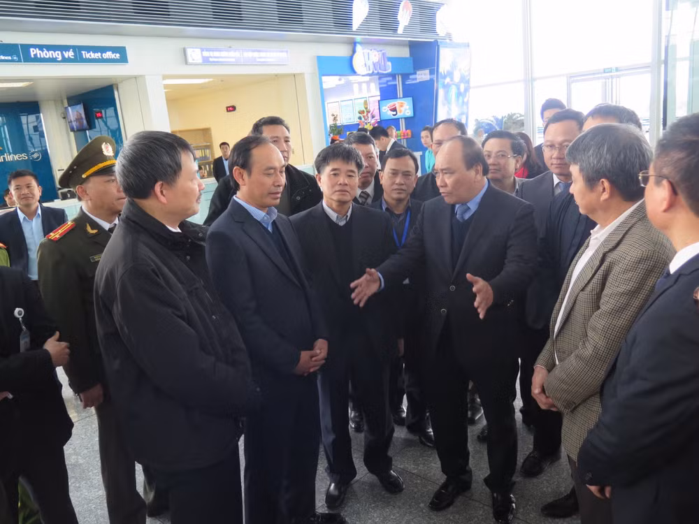 Le vice-PM Nguyên Xuân Phuc demande d’assurer la sécurité absolue des vols ảnh 1
