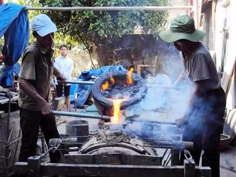 Thanh Hoa : les fondeurs de bronze de Trà Dông ảnh 1