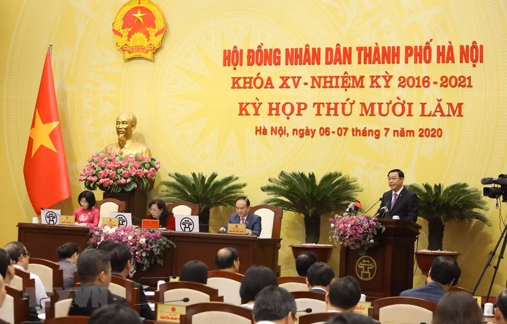 Le Conseil populaire de Hanoï discute des mesures pour la relance économique ảnh 1