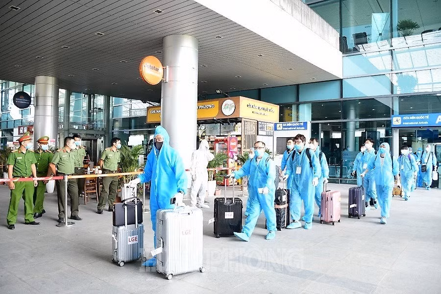 L’aéroport international de Cat Bi accueille un vol de l’étranger ảnh 1