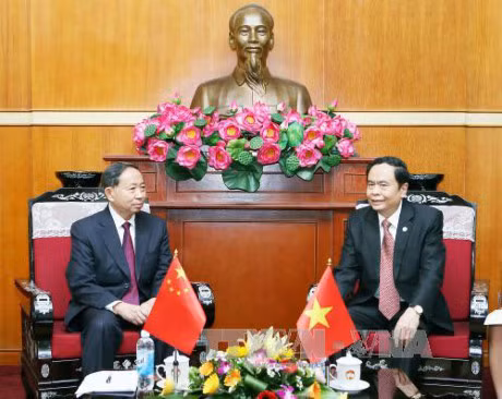 Vietnam-Chine : renforcement de la coopération entre le FPV et la CCPPC ảnh 1
