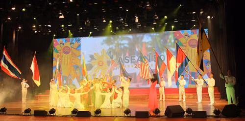 Festival artistique de chants, de danse et de musique de l’ASEAN à Vinh Phuc ảnh 1