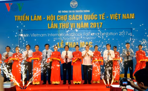 Ouverure du 6e Salon international du livre du Vietnam à Hanoï ảnh 1