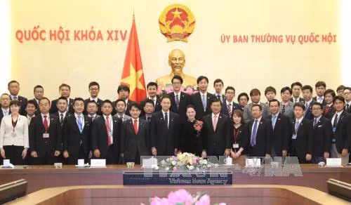Pour stimuler la compréhension entre les jeunes députés Vietnam-Japon ảnh 1