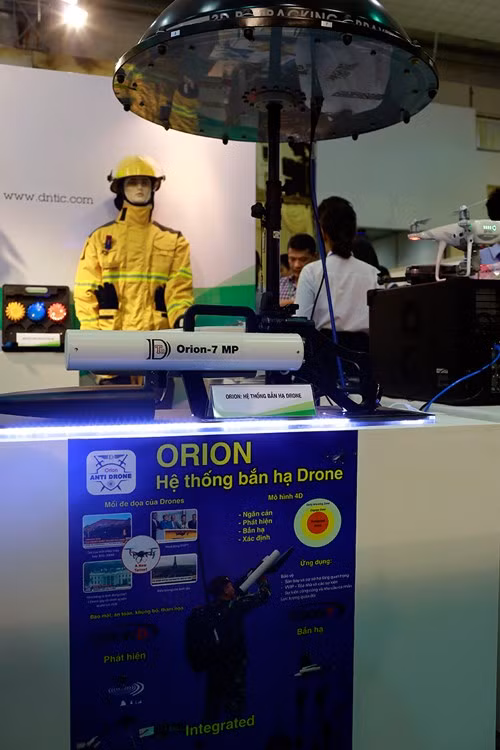 Ouverture de la 2e exposition internationale sur la sécurité à Hanoï ảnh 2