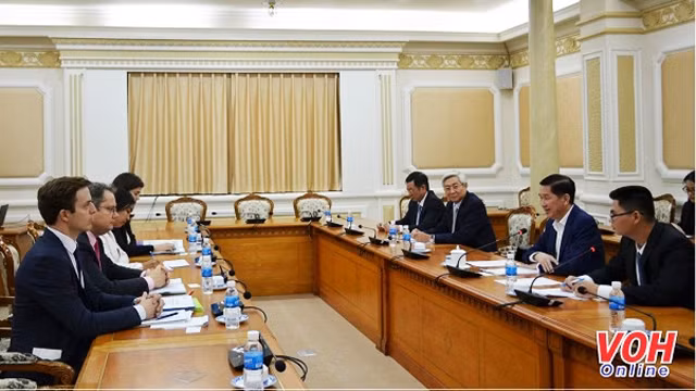 L’Espagne veut investir dans la ligne ferroviaire N°5 à Hô Chi Minh-Ville ảnh 1