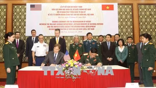 L'USAID aide le Vietnam à décontaminer la dioxine à l’aéroport de Bien Hoa ảnh 1