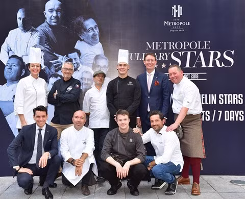 À Hanoi, 13 chefs de renom offrent un spectacle haut en couleur ảnh 1