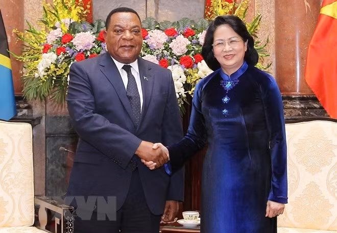 La Tanzanie, partenaire africain prioritaire du Vietnam ảnh 1