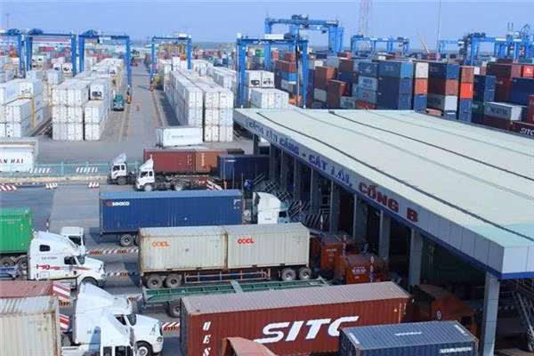 HCM-Ville: le commerce extérieur dépasse les 37 milliards de dollars depuis janvier ảnh 1