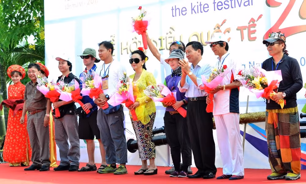 Quang Nam : ouverture du Festival international des cerfs-volants 2017 ảnh 1
