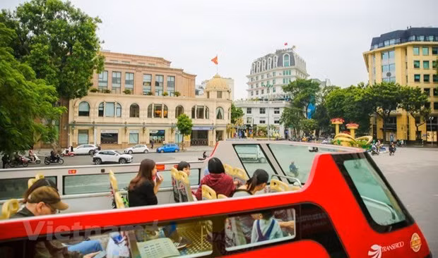Le Vietnam a accueilli près de 3,7 millions de touristes étrangers depuis le début de l'année ảnh 1