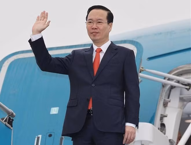 Le président Vo Van Thuong quitte Hanoï pour une visite officielle au Laos ảnh 1