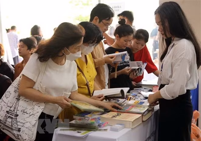 Programme met en lumière sur les impressions culturelles françaises à Da Nang ảnh 1