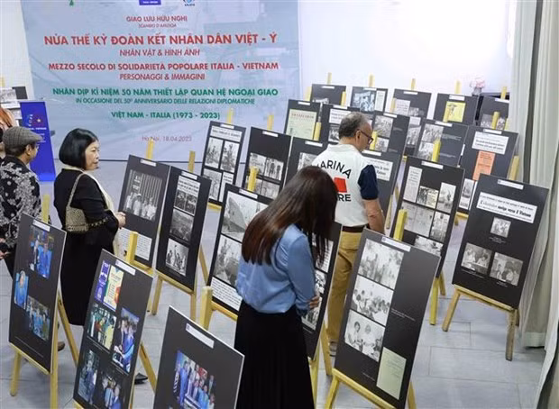 L'échange d'amitié met en lumière la solidarité entre le Vietnam et l'Italie ảnh 1