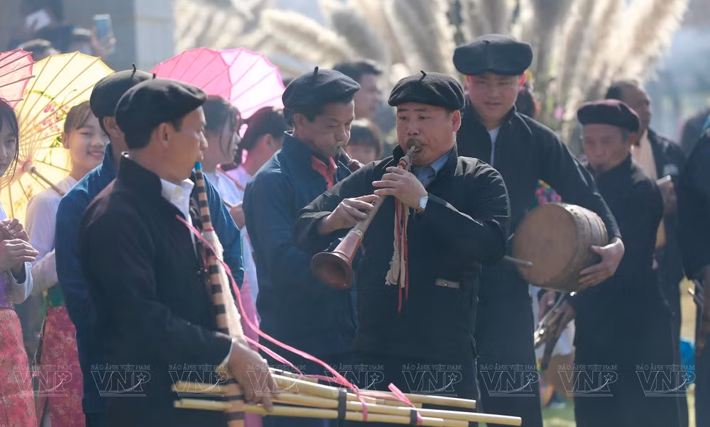 Un mois haut en couleurs au Village culturel et touristique des ethnies du Vietnam ảnh 2 Un mois haut en couleurs au Village culturel et touristique des ethnies du Vietnam ảnh 2
