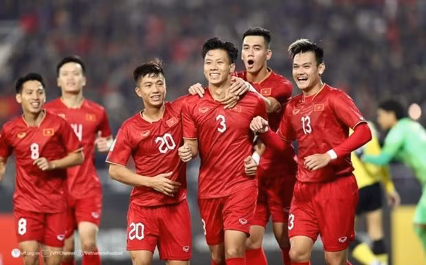 Le Vietnam gagne une place au classement mondial de la FIFA en mars ảnh 1