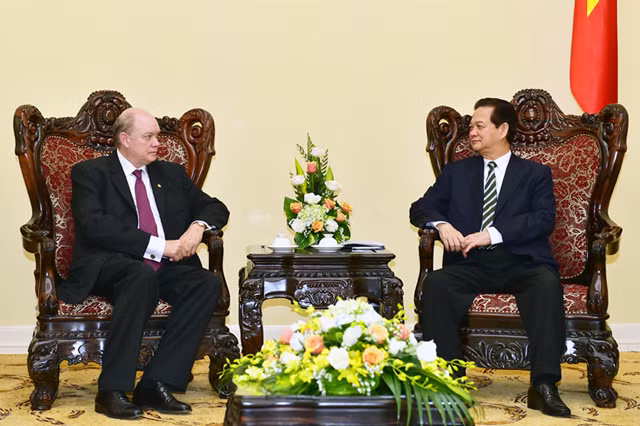 Le PM Nguyen Tan Dung reçoit le ministre cubain du Commerce extérieur ảnh 1