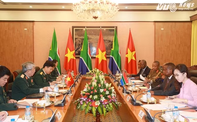 Dialogue de politique dans la défense Vietnam-Afrique du Sud de 2015 ảnh 1