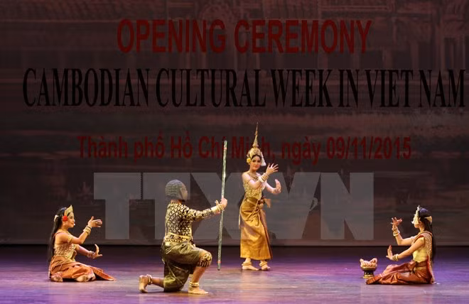 Ouverture de la Semaine ​de la Culture cambodgienne au Vietnam 2015 ảnh 1