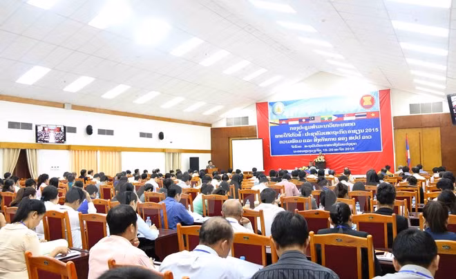 Le Vietnam partage ses expériences dans la préparation de l'AEC au Laos ảnh 1