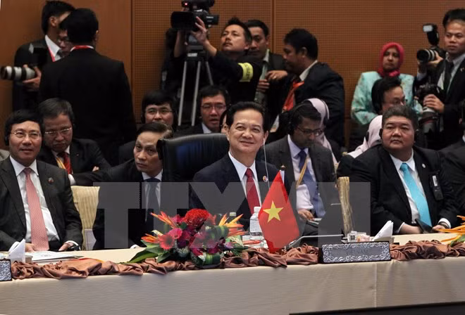 Le PM aux sommets de l'ASEAN et de ses partenaires ảnh 2