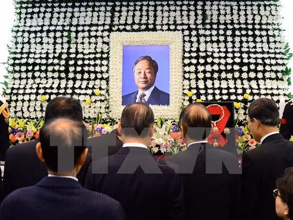 Condoléances ​pour le décès de l'ancien président sud-coréen Kim Young-sam ảnh 1