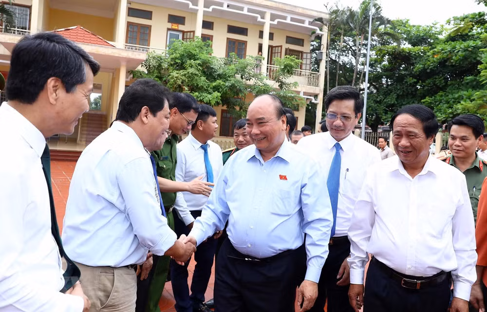 Le PM Nguyen Xuan Phuc à l’écoute des électeurs de la ville de Hai Phong ảnh 1