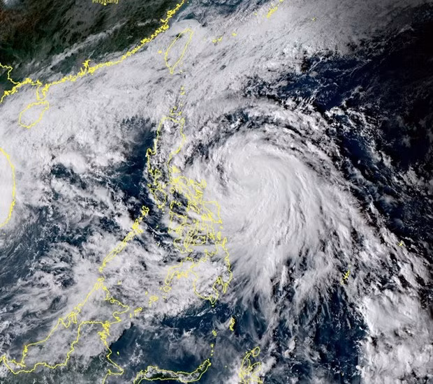 La tempête Vamco entre en Mer Orientale, des pluies prévues au Centre ảnh 1