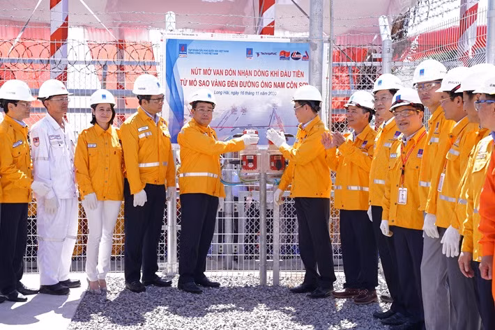 PV Gas accueille le premier flux de gaz du champs SV au gazoduc de Nam Côn Son 2 ảnh 1