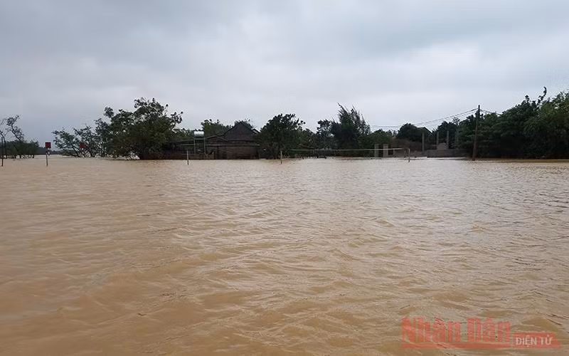 L’UNFPA soutient les femmes et les filles du Centre affectées par les inondations ảnh 1
