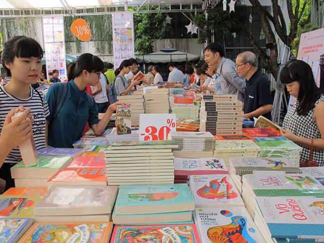 Journée des livres à la bibliothèque nationale du Vietnam ảnh 1