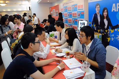 AEC: Des inquiétudes sur le bas niveau de compétences des jeunes vietnamiens ảnh 1